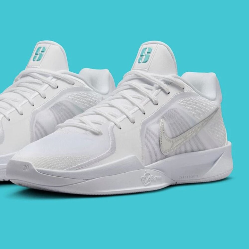 Nike Sabrina 2 White Noise Summit Metallic Silver 10 Women = 8.5 Men